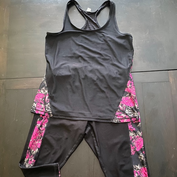 Hyba assorted top and Capri stretched yoga/exercise women’s large Flower -black - Picture 1 of 9